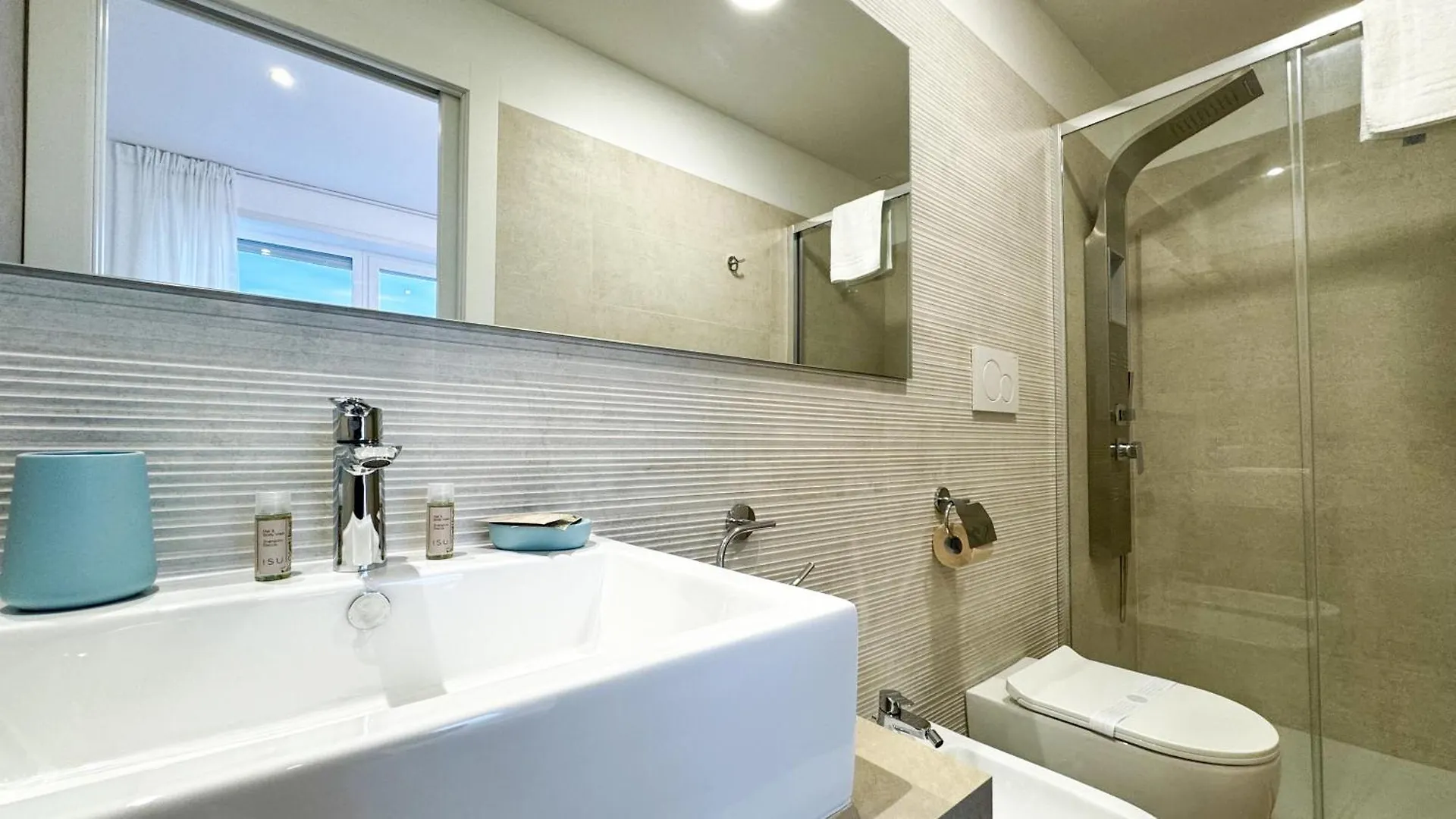 Galleria Roma Art Guesthouse 오리스타노