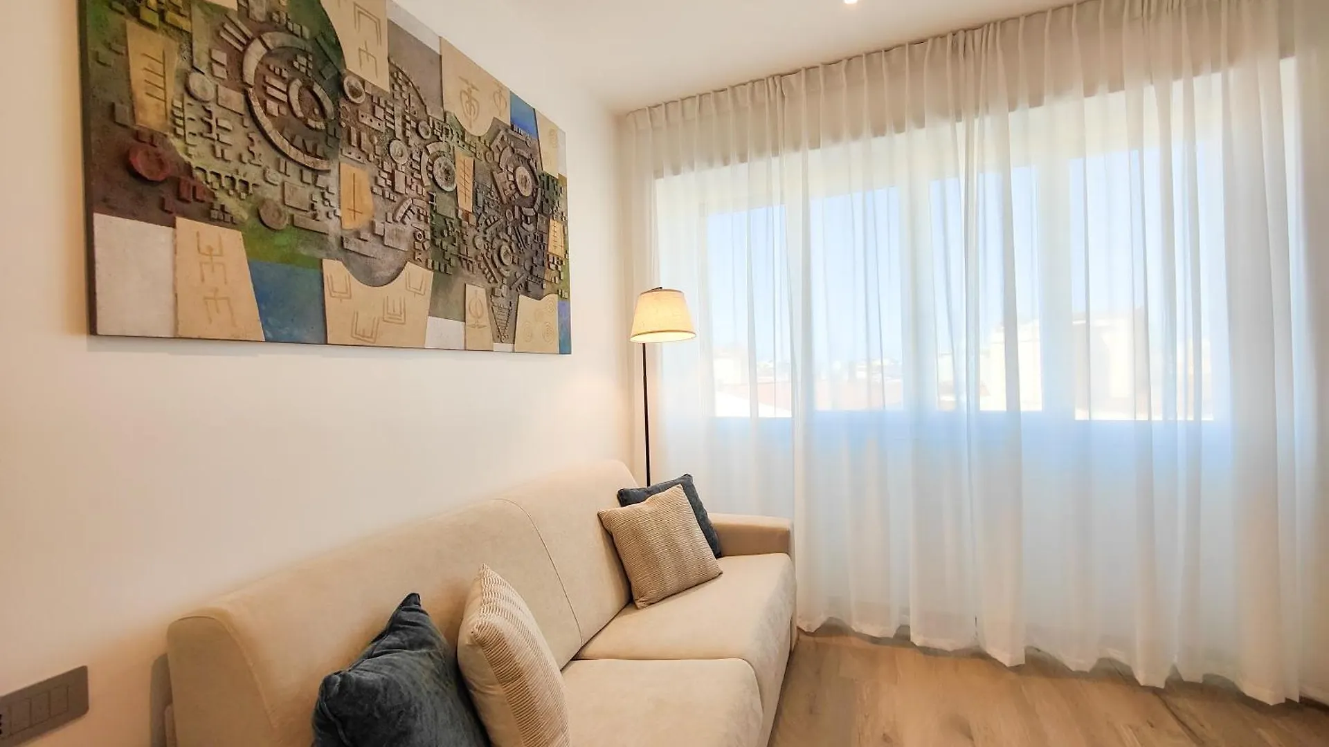 Galleria Roma Art Guesthouse 오리스타노