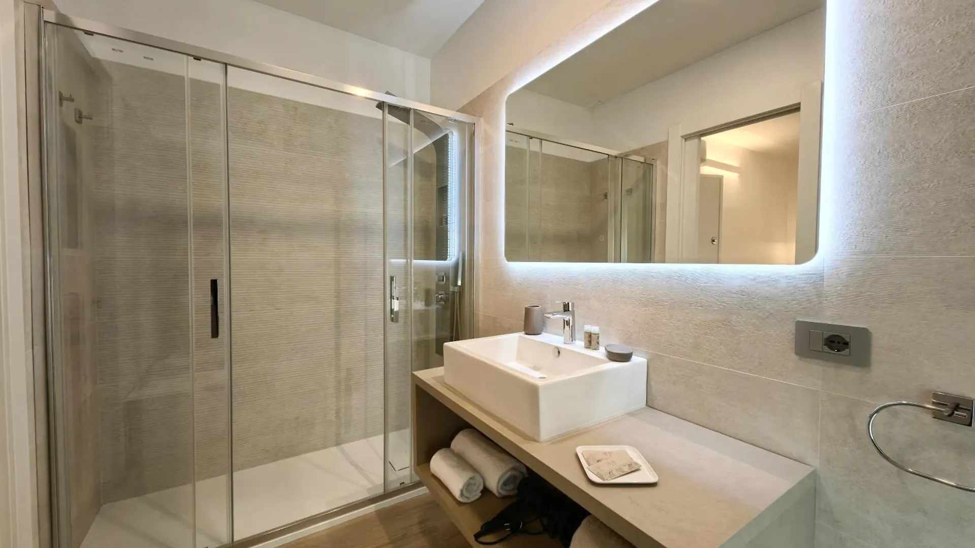 Galleria Roma Art Guesthouse Oristano