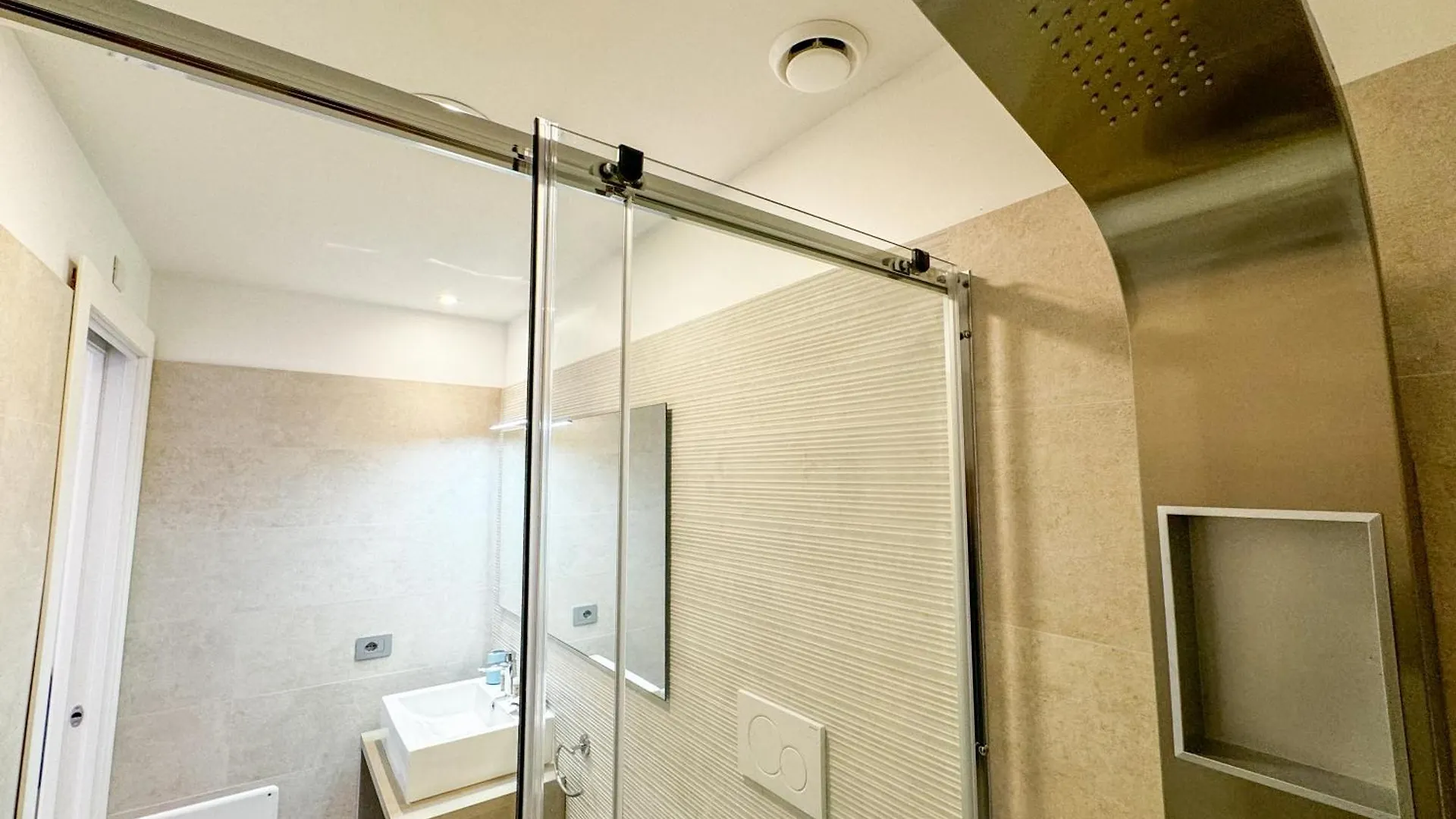 Galleria Roma Art Guesthouse Oristano Italia